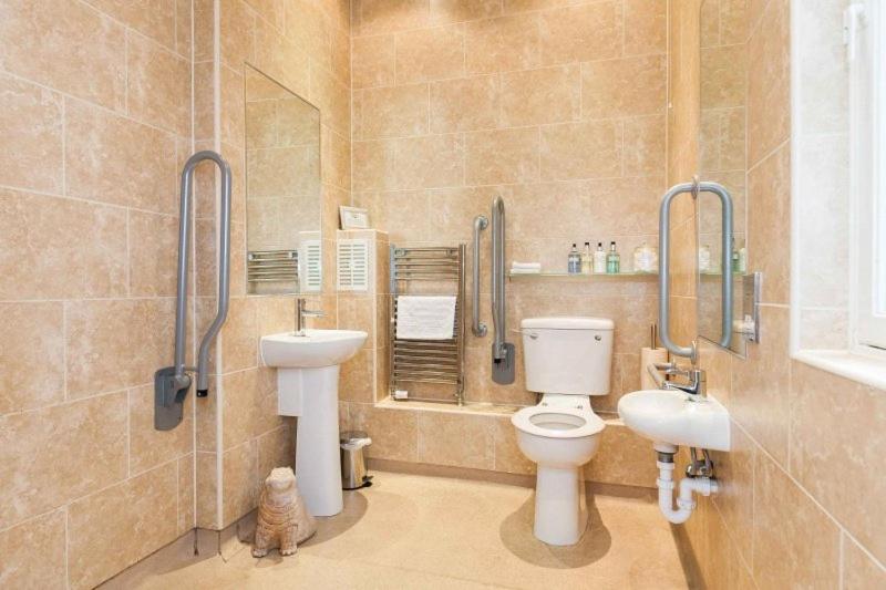 Fraoch House Hotel Edinburgh Room photo