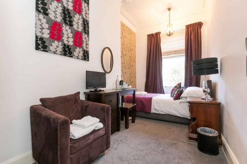 Fraoch House Hotel Edinburgh Room photo